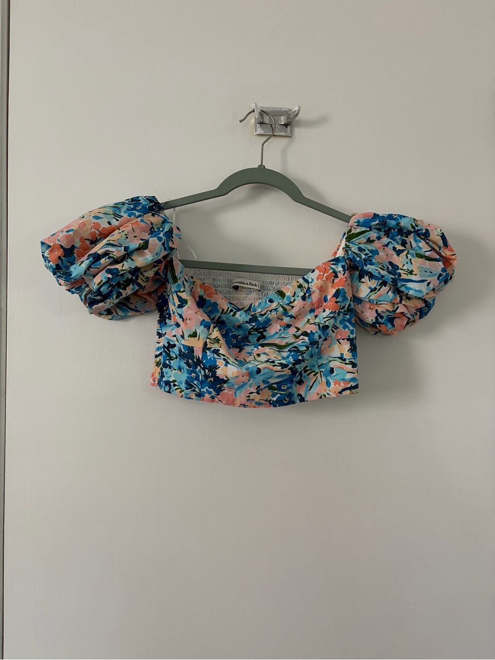 Abercrombie & Fitch Floral Puff-Sleeve Crop Top - Blue & Pink